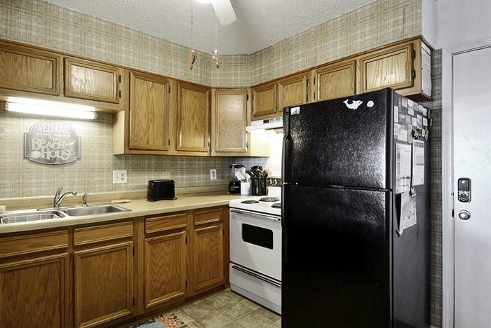 Sands Shamrock Makeover - Kitchen